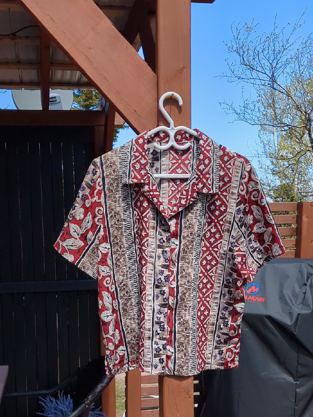 -VINTAGE- No Brand Made In Bangladesh Patterned Button Up Short Sleeve Top